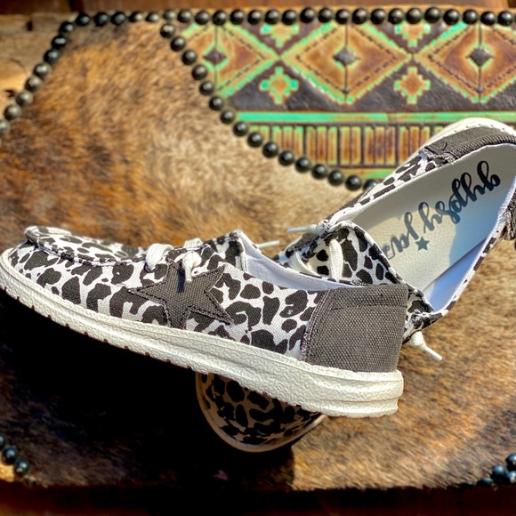 White Leopard Star Loafers - Picture 4 of 8